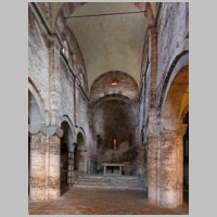 Bologna, photo Carlo Pelagalli, Interno della chiesa dei Santi Vitale e Agricola.jpg
